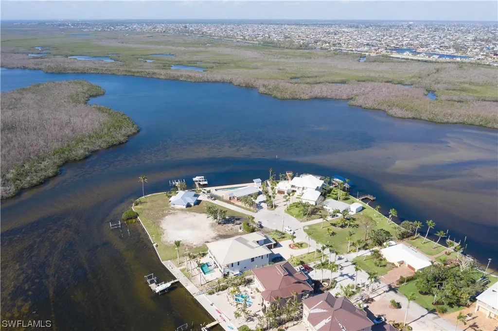 12351 Shoreview Drive Matlacha FL 33993