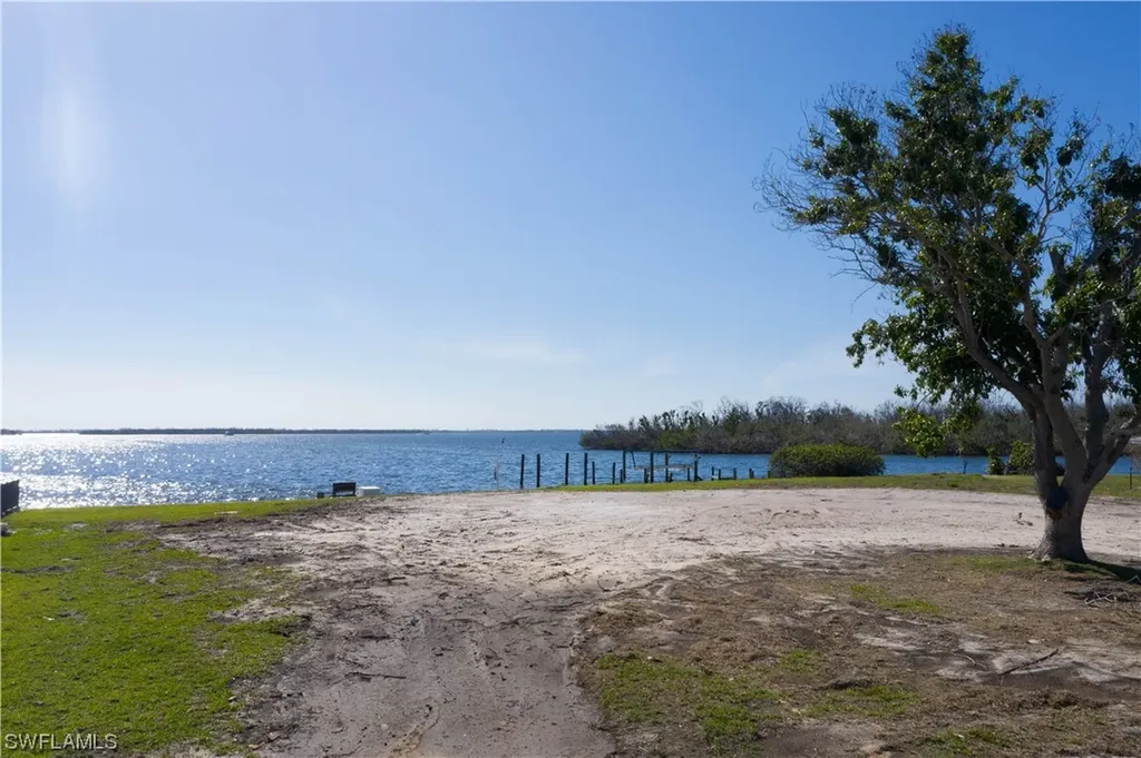 12351 Shoreview Drive Matlacha FL 33993