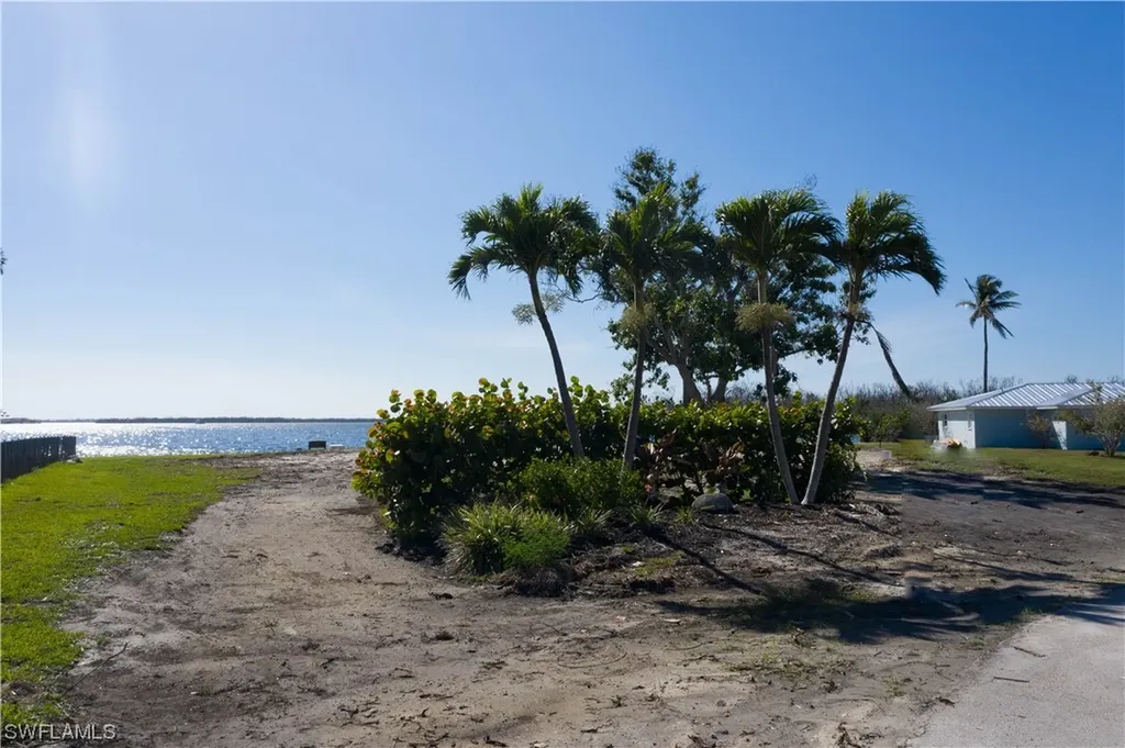 12351 Shoreview Drive Matlacha FL 33993