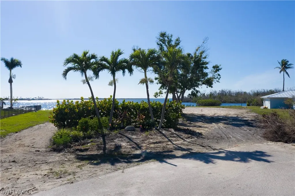 12351 Shoreview Drive Matlacha FL 33993