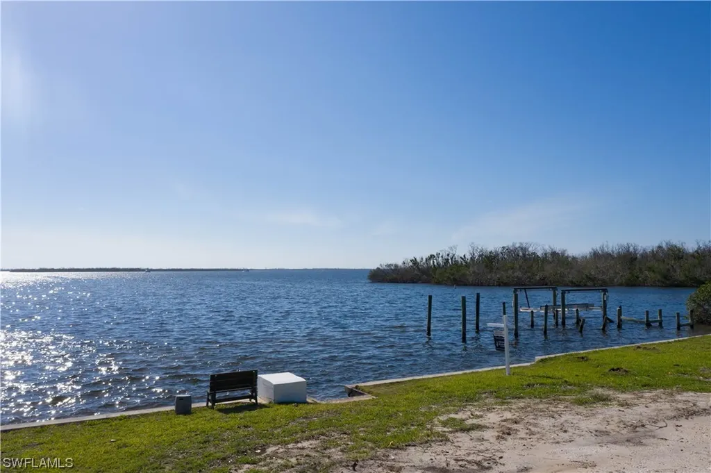 12351 Shoreview Drive Matlacha FL 33993