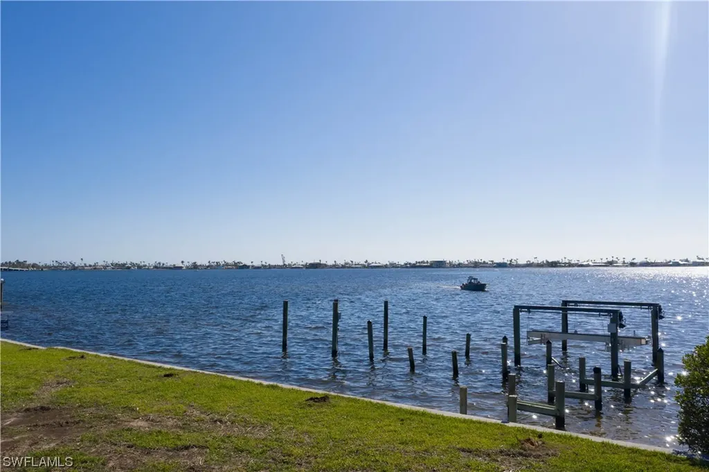 12351 Shoreview Drive Matlacha FL 33993