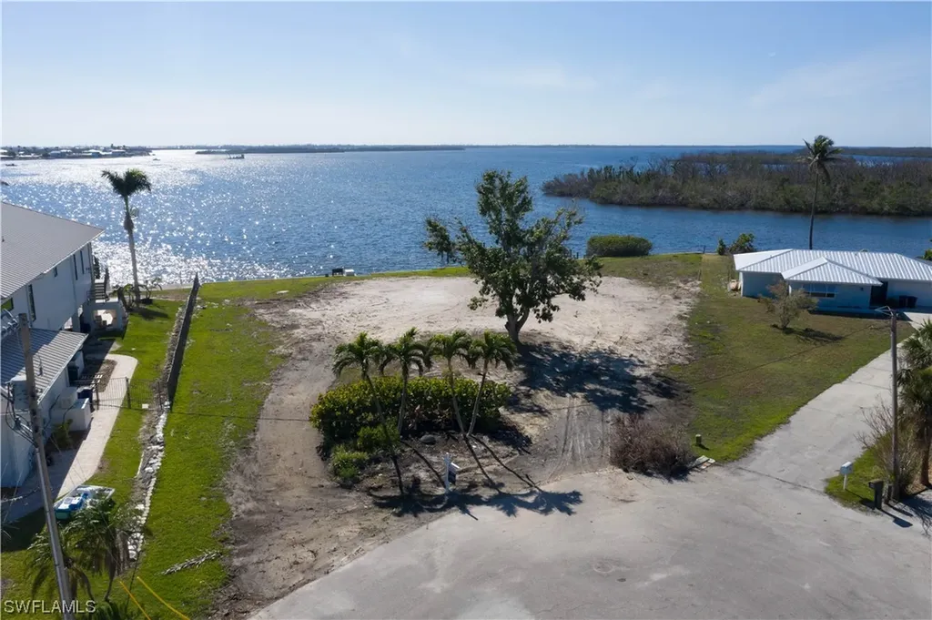 12351 Shoreview Drive Matlacha FL 33993