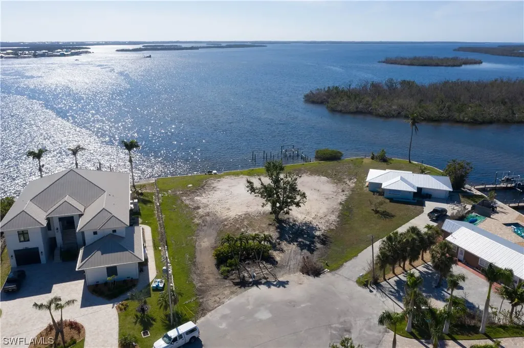 12351 Shoreview Drive Matlacha FL 33993