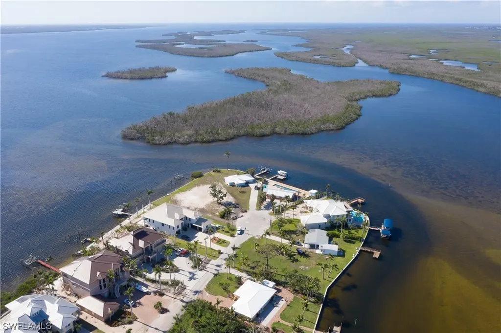 12351 Shoreview Drive Matlacha FL 33993