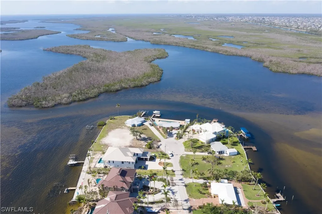 12351 Shoreview Drive Matlacha FL 33993
