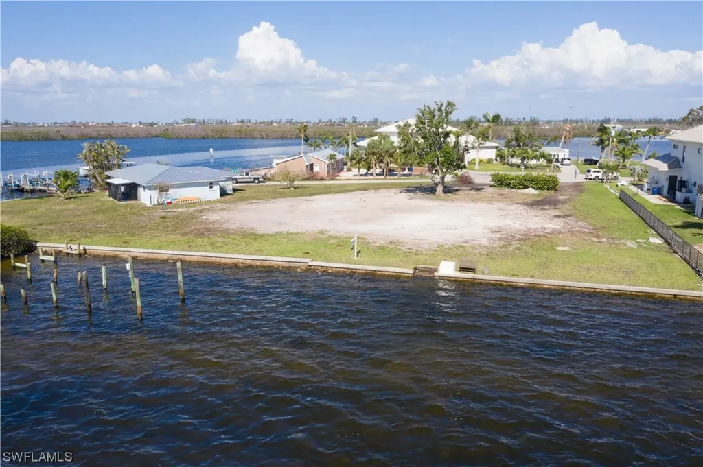 12351 Shoreview Drive Matlacha FL 33993