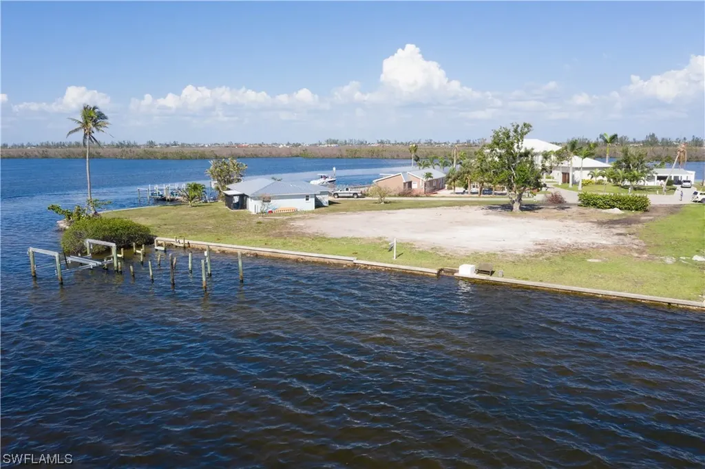 12351 Shoreview Drive Matlacha FL 33993