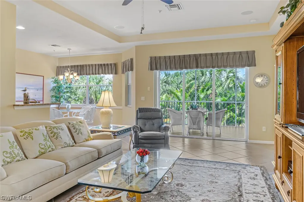 Naples FL, 12866 Carrington Circle, Unit 203