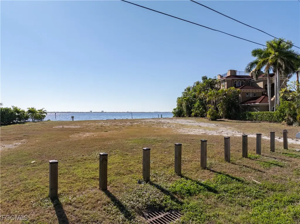 238 Bayshore Drive Cape Coral FL 33904