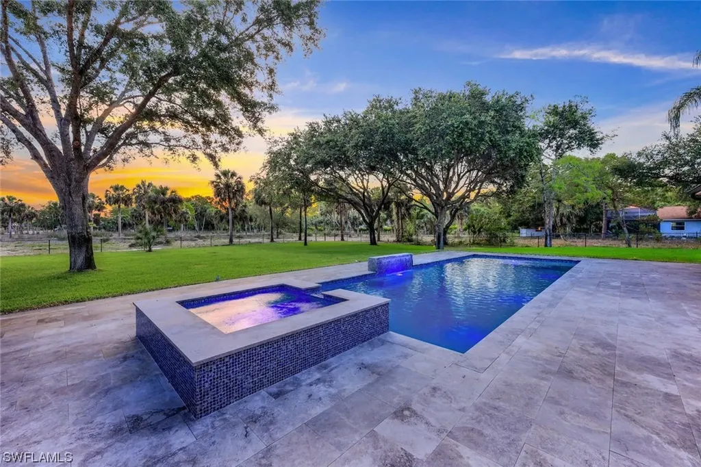 675 27th Street SW Naples FL 34117
