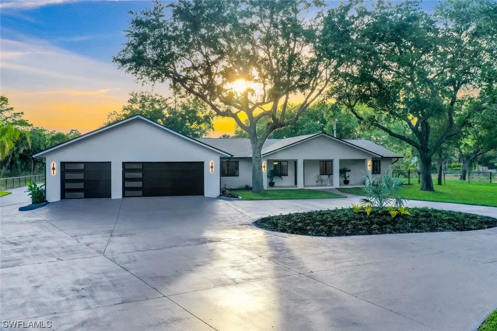 675 27th Street SW Naples FL 34117