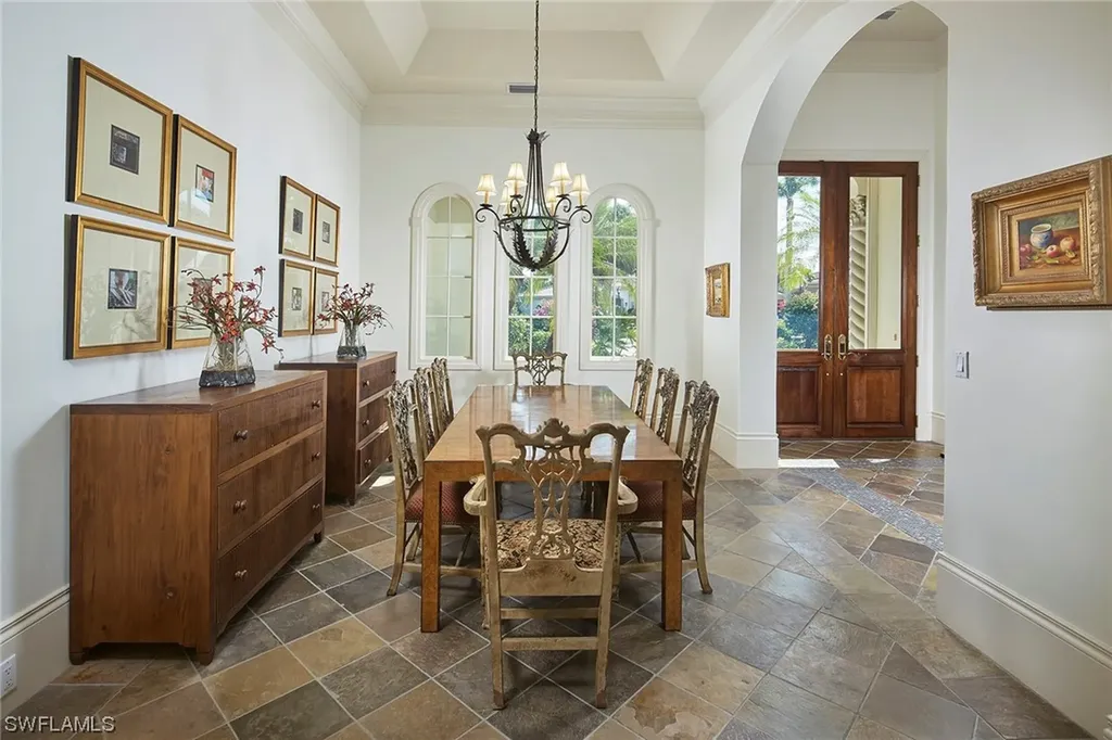 1735 Venezia Way Naples FL 34105