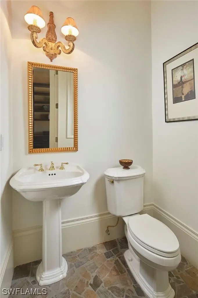 1735 Venezia Way Naples FL 34105