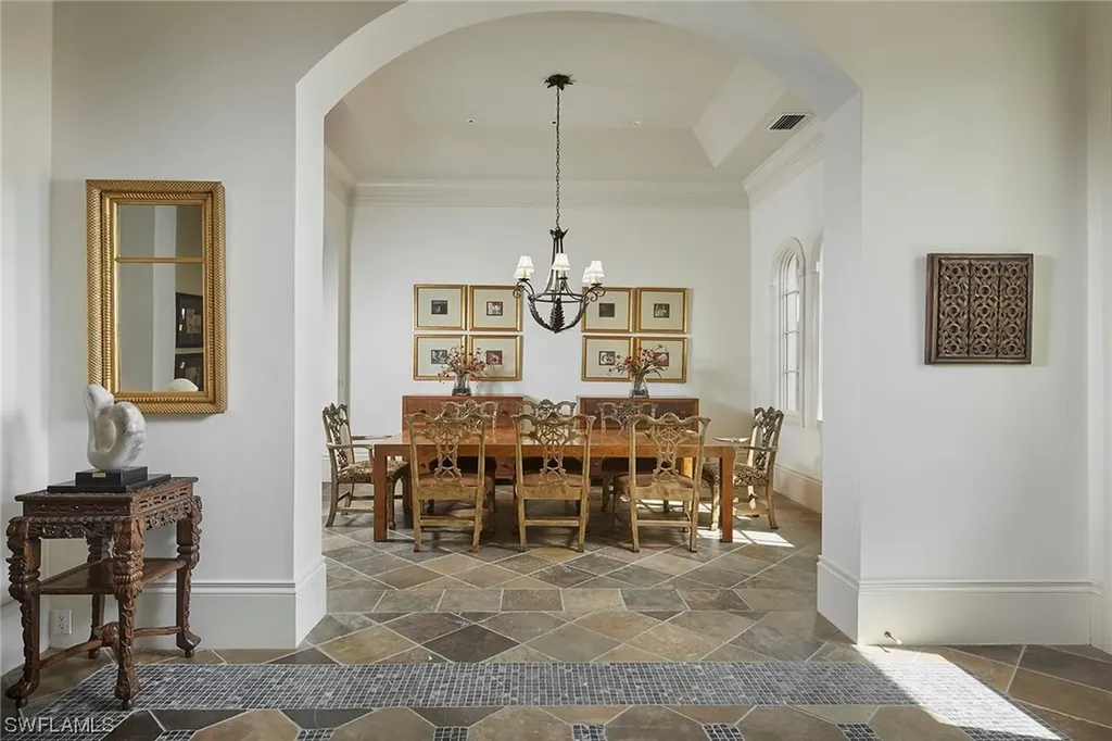 1735 Venezia Way Naples FL 34105