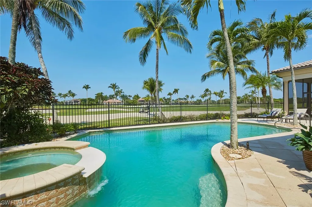 1735 Venezia Way Naples FL 34105