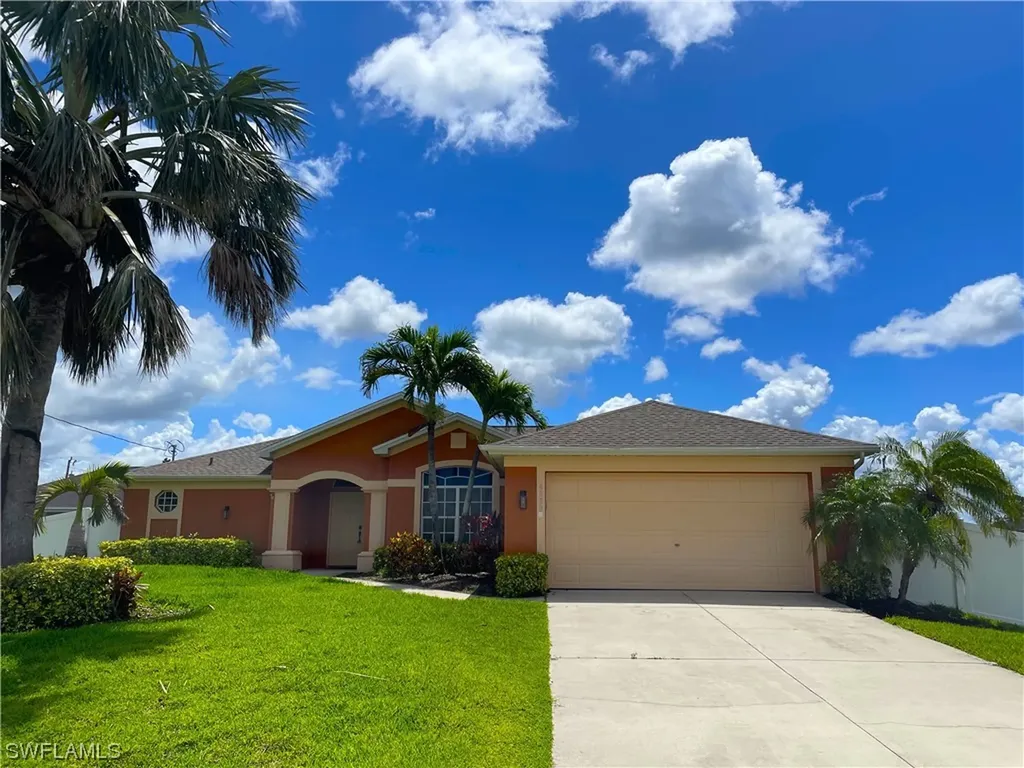 4033 NE 9th Place Cape Coral FL 33909