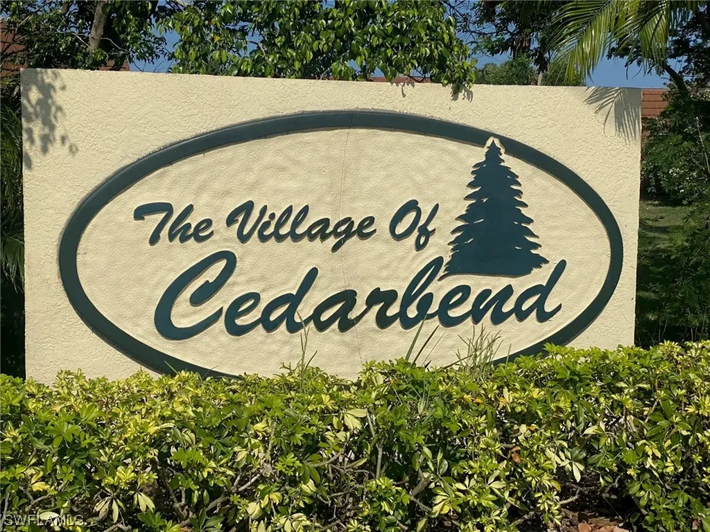 5239 Cedarbend Drive Fort Myers FL 33919