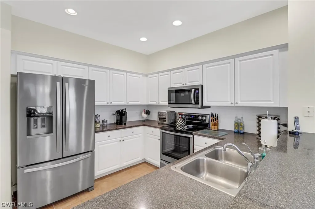 8957 Bristol Bend Fort Myers FL 33908