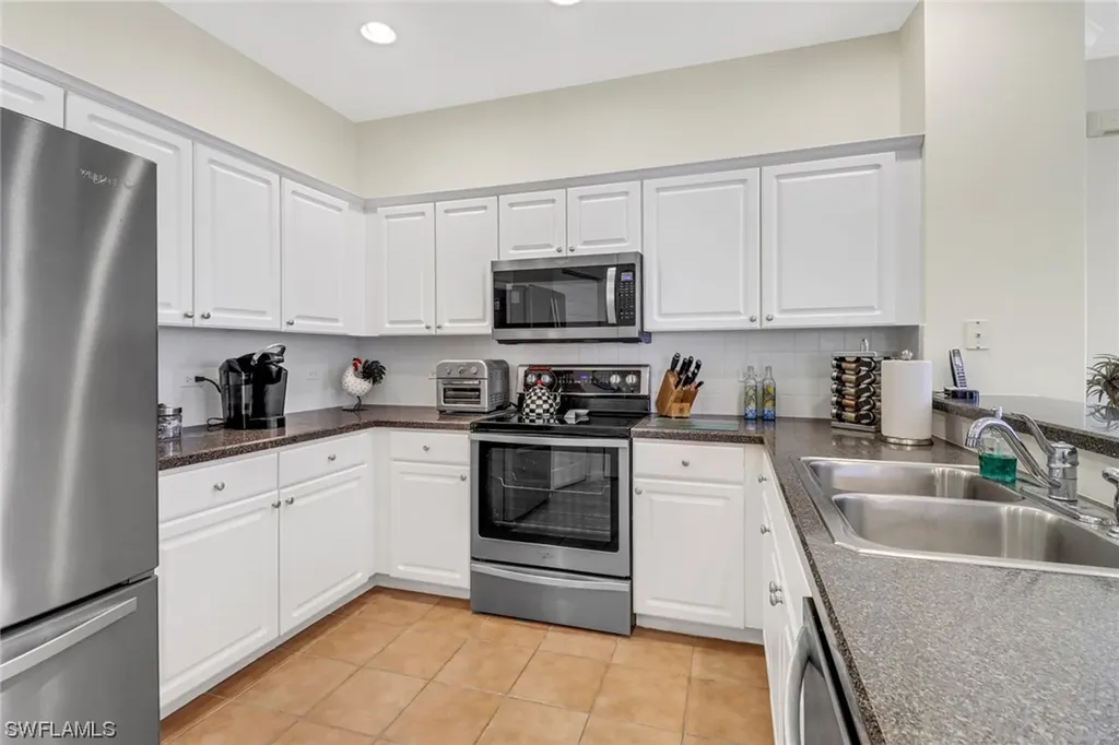 8957 Bristol Bend Fort Myers FL 33908