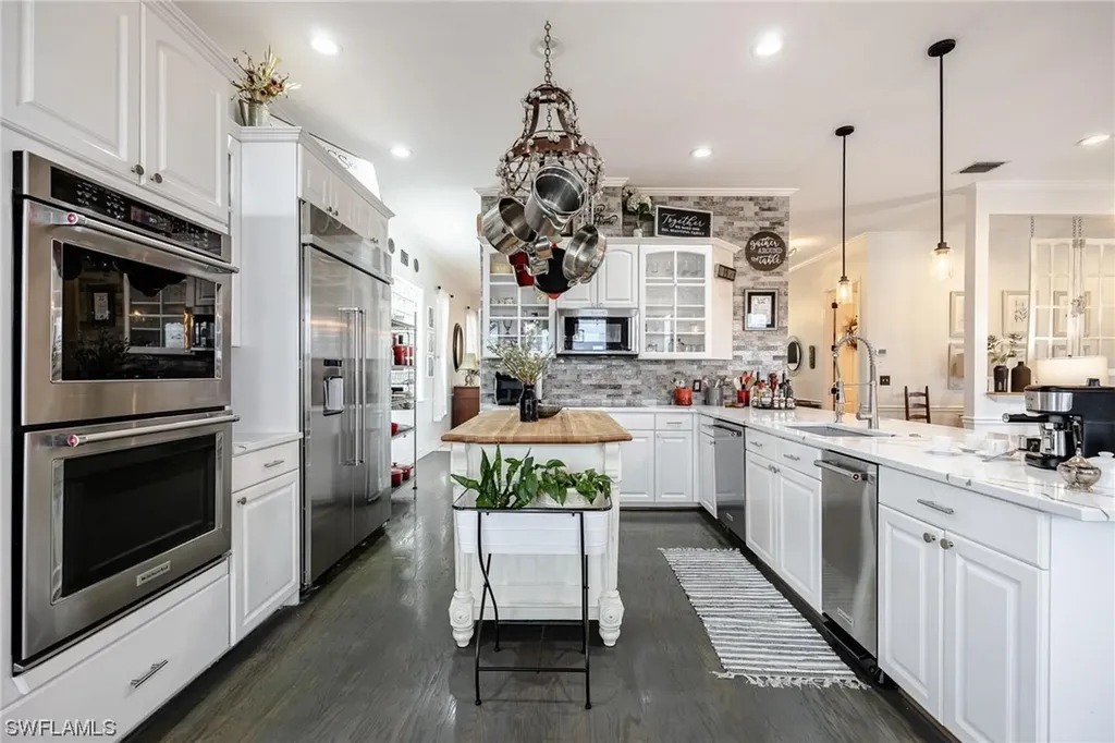 1323 Frontier Circle Labelle FL 33935