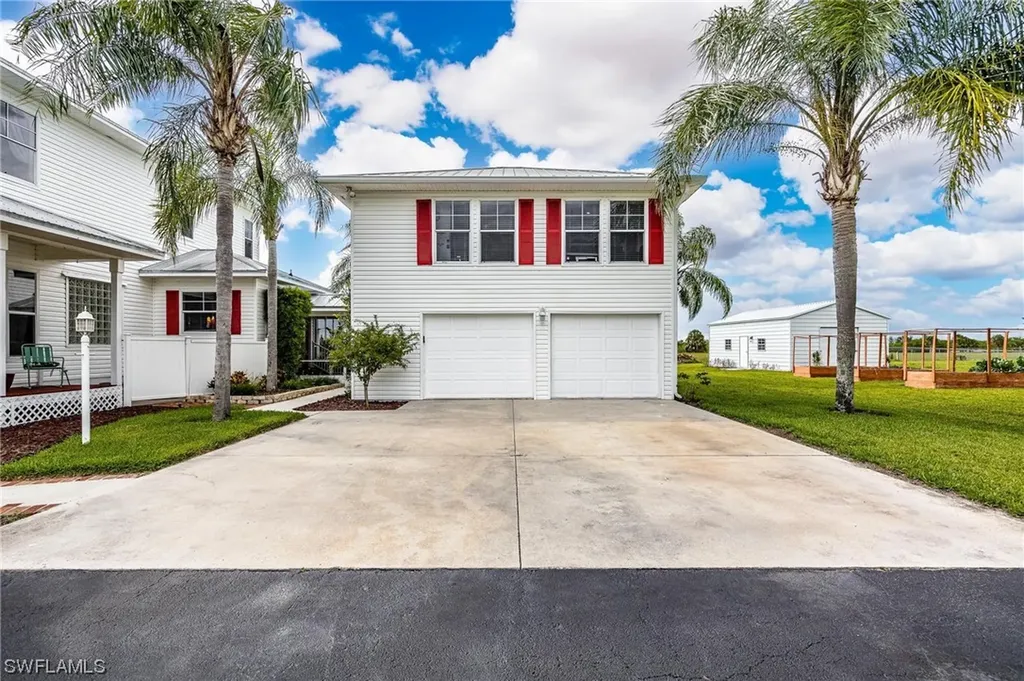 1323 Frontier Circle Labelle FL 33935