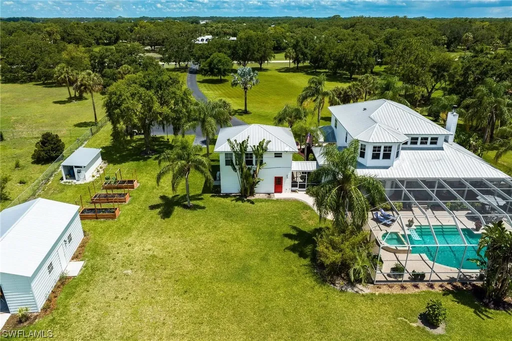 1323 Frontier Circle Labelle FL 33935