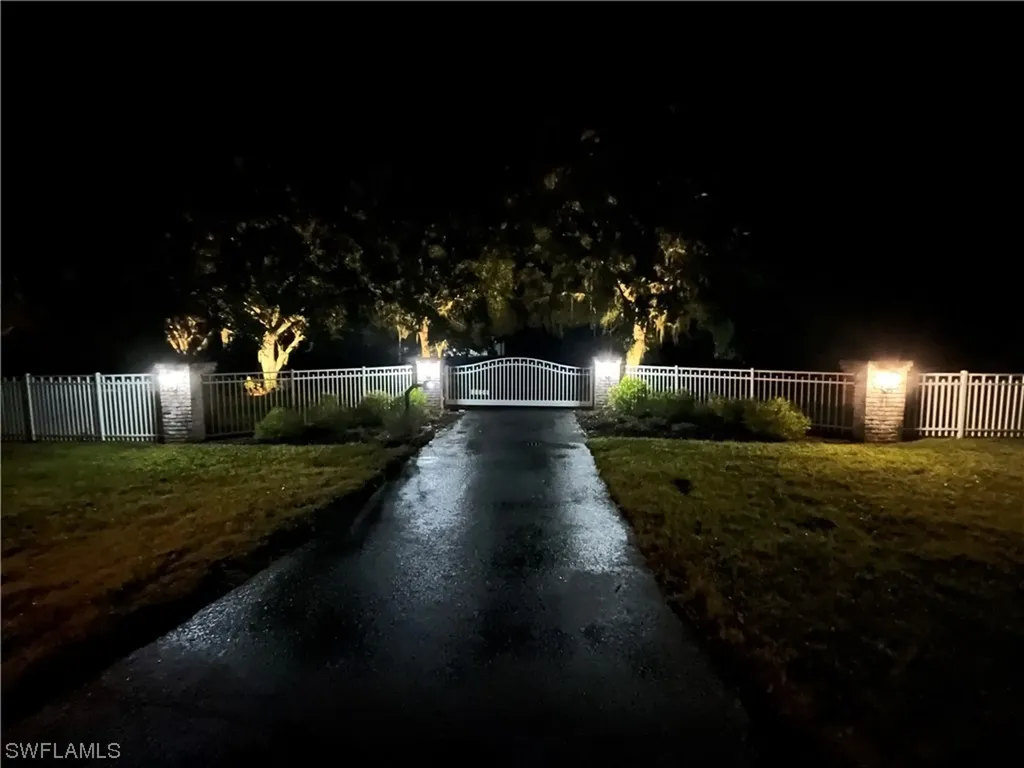 1323 Frontier Circle Labelle FL 33935