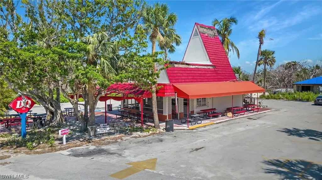 Sanibel FL, 1046/1048/1090 Periwinkle Way