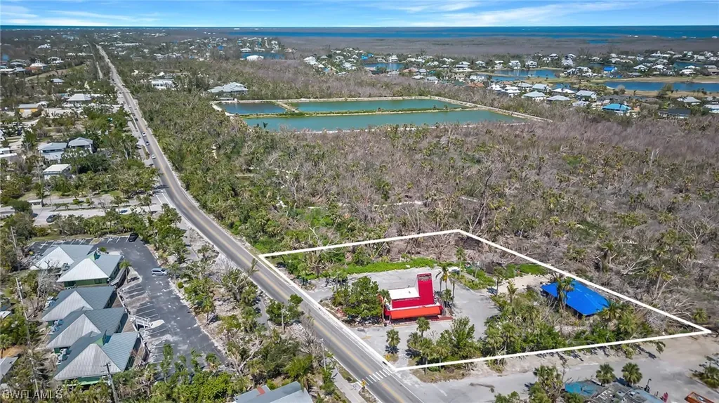 1046/1048/1090 Periwinkle Way Sanibel FL 33957