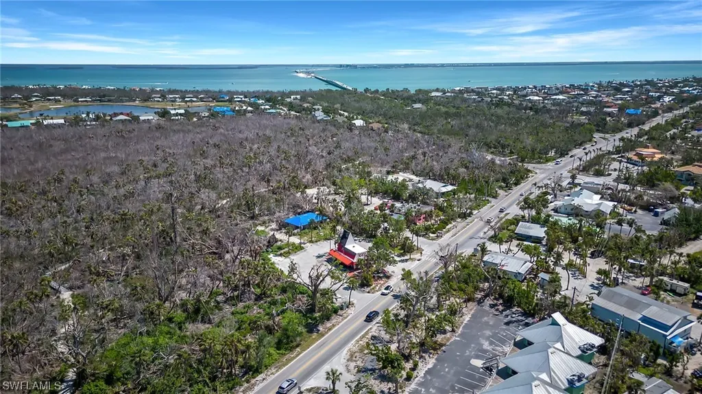 1046/1048/1090 Periwinkle Way Sanibel FL 33957