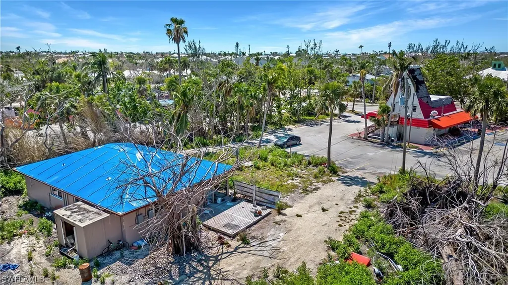 1046/1048/1090 Periwinkle Way Sanibel FL 33957
