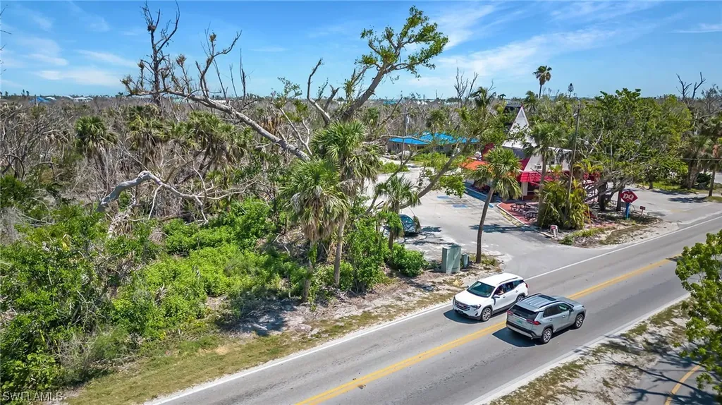 1046/1048/1090 Periwinkle Way Sanibel FL 33957