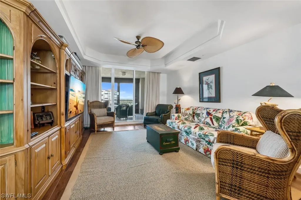 8665 Bay Colony Drive Naples FL 34108