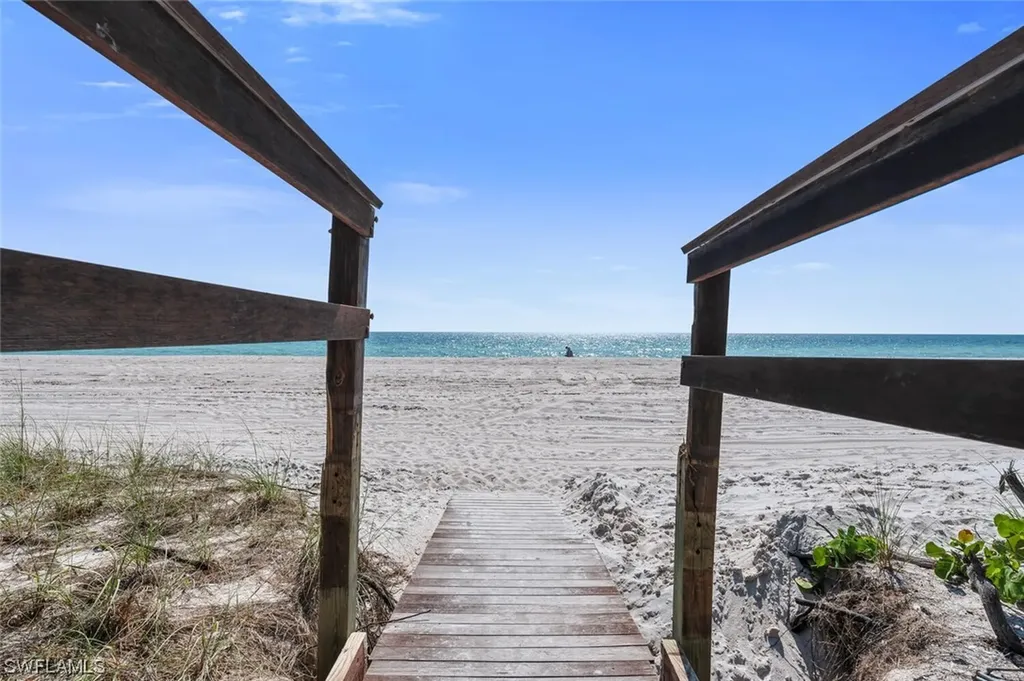 8665 Bay Colony Drive Naples FL 34108
