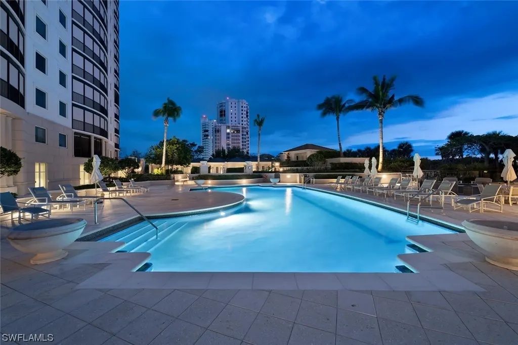 8665 Bay Colony Drive Naples FL 34108