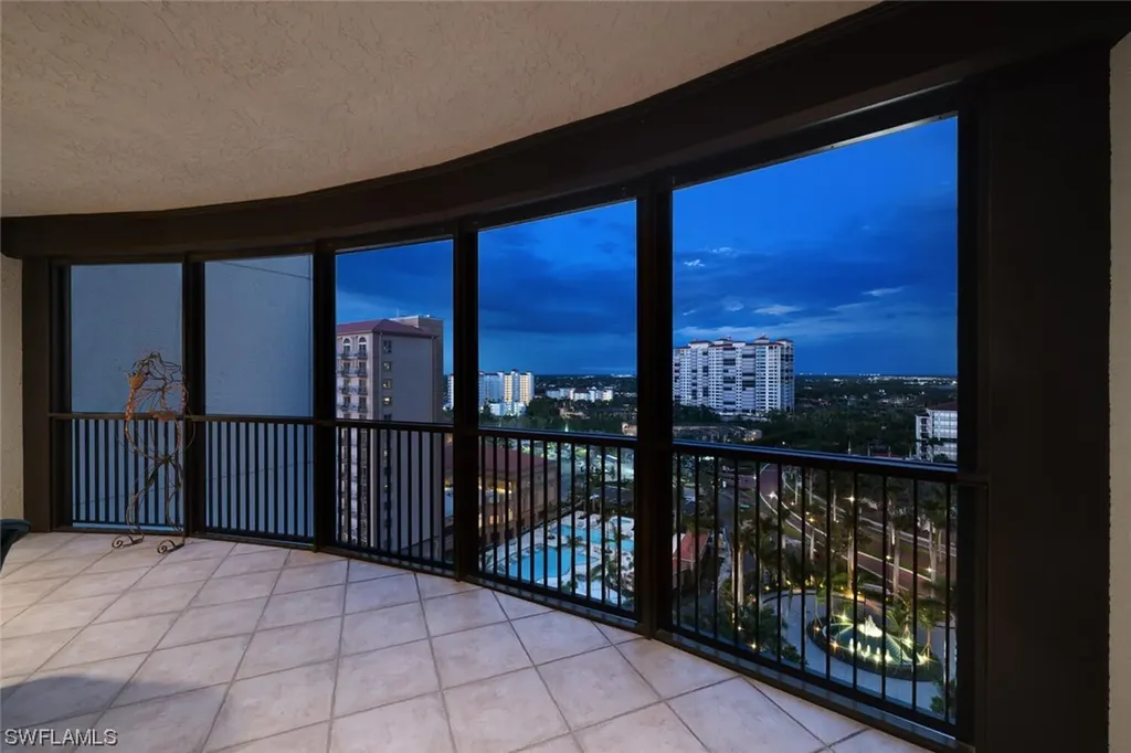 8665 Bay Colony Drive Naples FL 34108