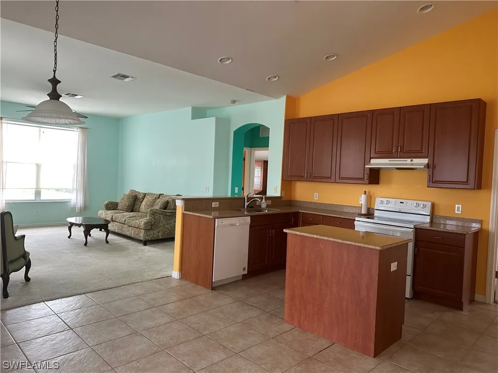 1602 SW 14th Street Cape Coral FL 33991