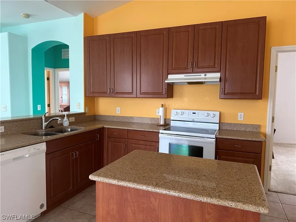 1602 SW 14th Street Cape Coral FL 33991