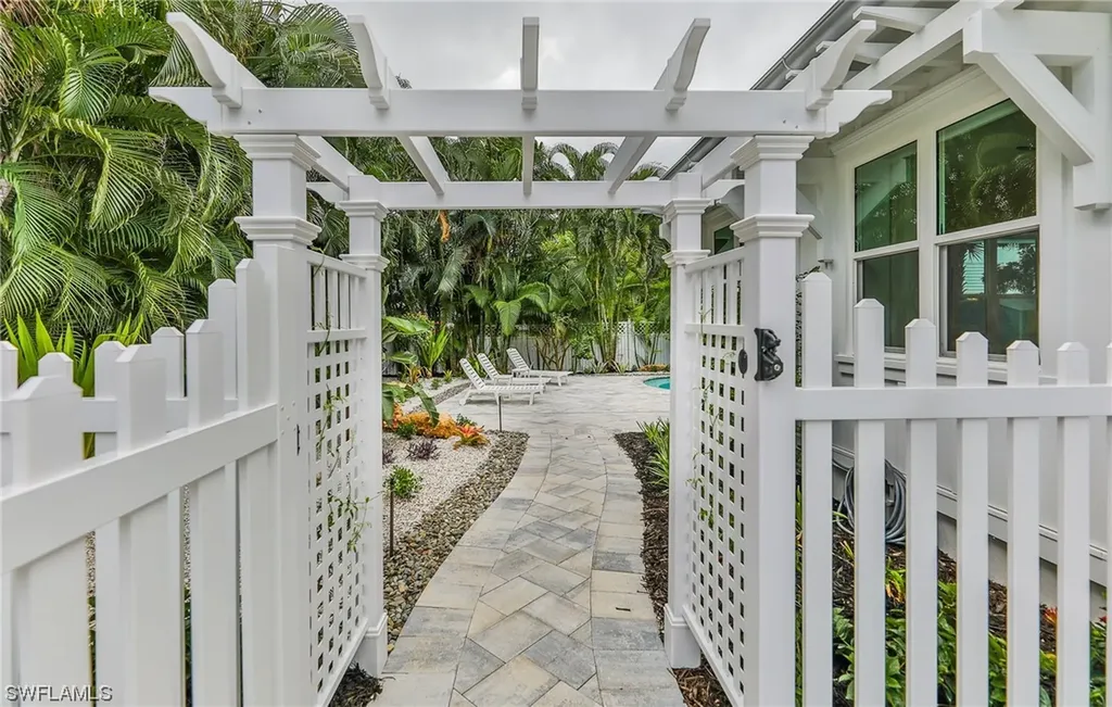 11461 Old Lodge Lane Captiva FL 33924