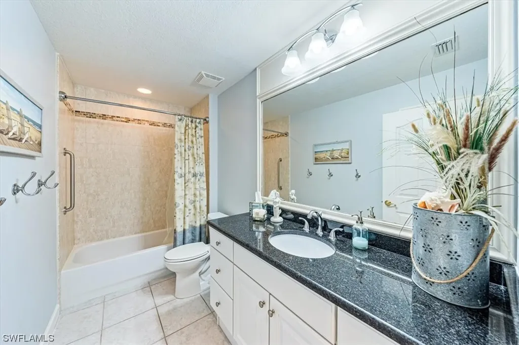 4435 Dover Court Naples FL 34105