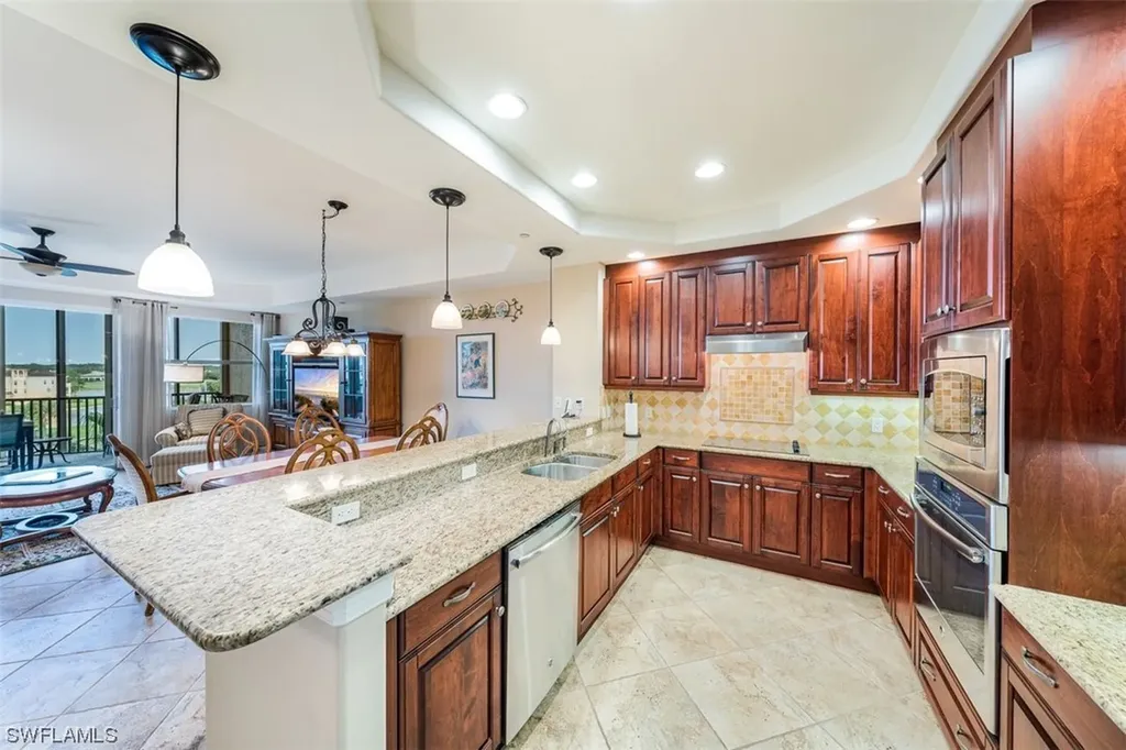 580 El Camino Real Naples FL 34119