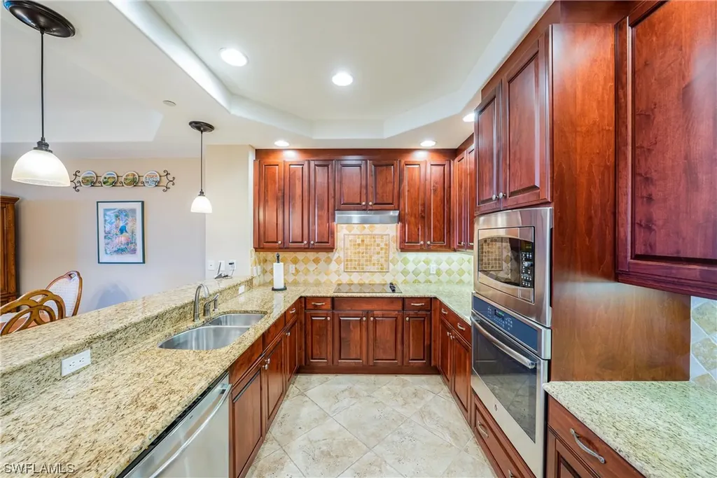 580 El Camino Real Naples FL 34119