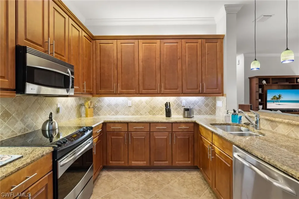 6506 Monterey Point Naples FL 34105