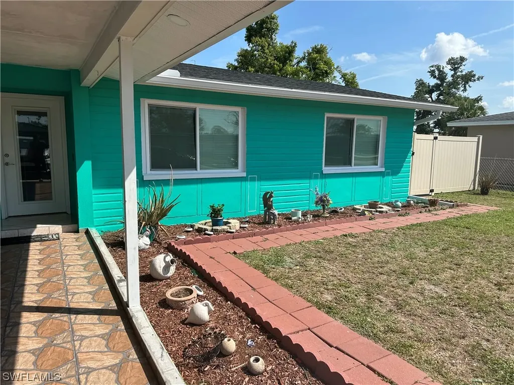 1107 NE Pine Island Lane Cape Coral FL 33909