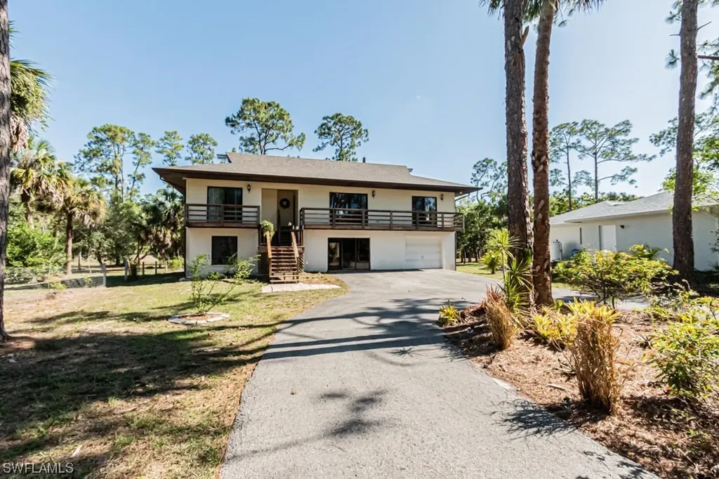 661 12th Avenue NE Naples FL 34120