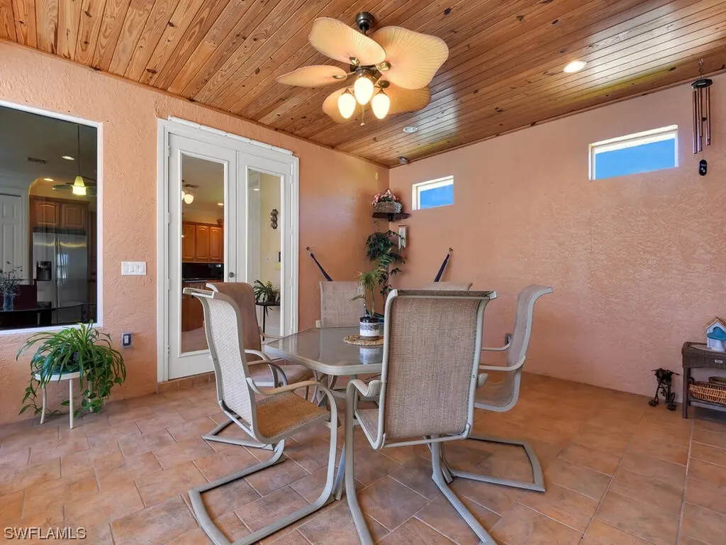 2215 SE 18th Place Cape Coral FL 33990