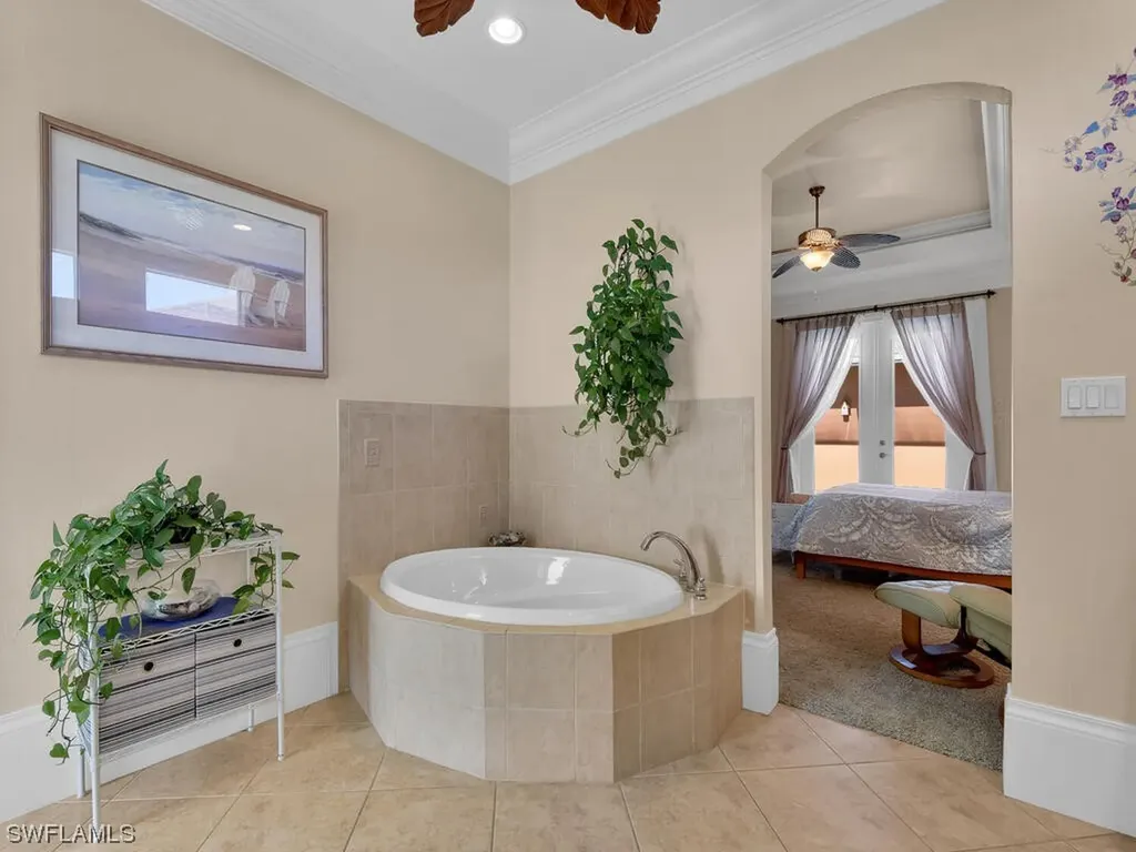 2215 SE 18th Place Cape Coral FL 33990