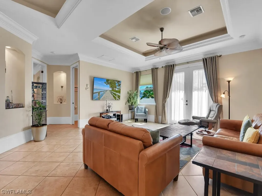 2215 SE 18th Place Cape Coral FL 33990