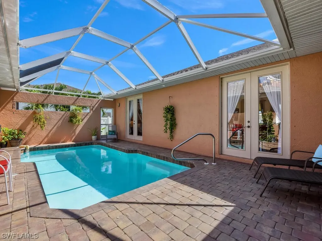 2215 SE 18th Place Cape Coral FL 33990